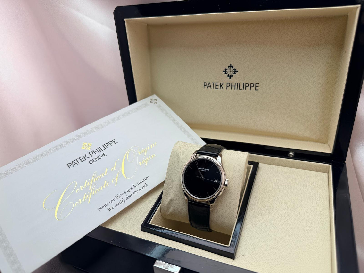 Calatrava 39mm | 18k White Gold | Black Dial | Ref. 5227G-010