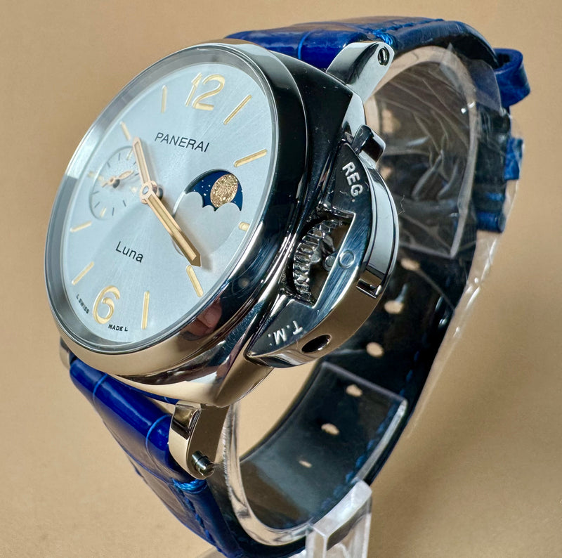 Panerai Luminor Due Luna
38mm Complete Set with Extra Brand New Strap