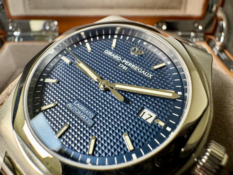 Girard-Perregaux Laureato 41mm 225th Anniversary Limited Edition– Ref. 81000-11-431-11A