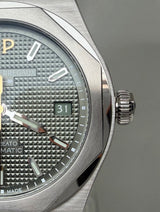 Girard-Perregaux Laureato 38mm  Sage Green Dial | Ref. 81005-11-3407-1CM | 2025 Release