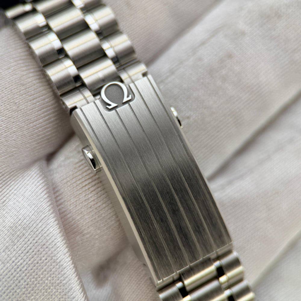 Speedmaster Professional "Reverse Panda" 42mm | Ref. 310.30.42.50.01.004 | 2026 Mint Full Set
