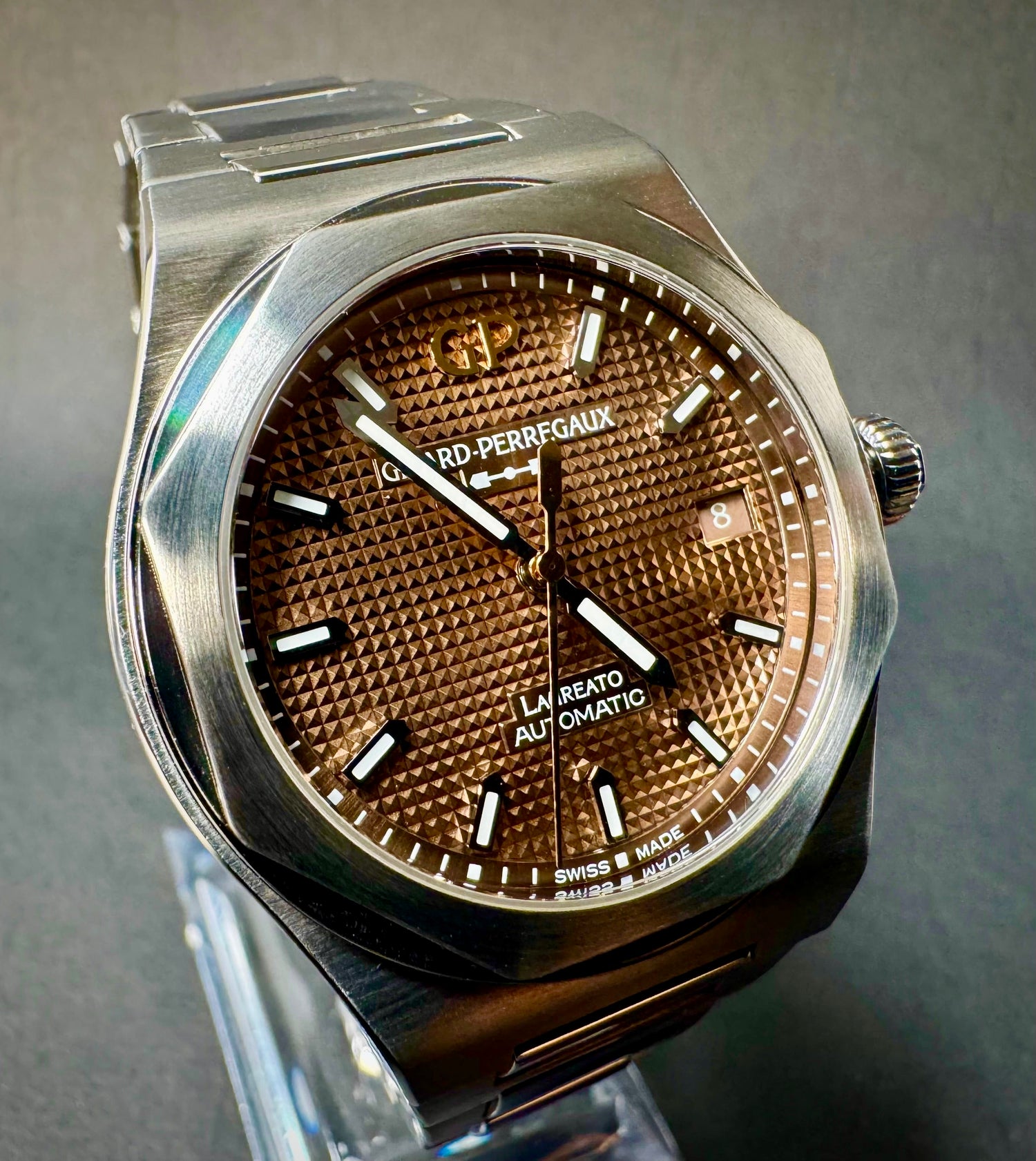Girard-Perregaux Laureato 38mm | Copper Clous de Paris Dial | Ref. 81005-11-3154-1CM | Brand New