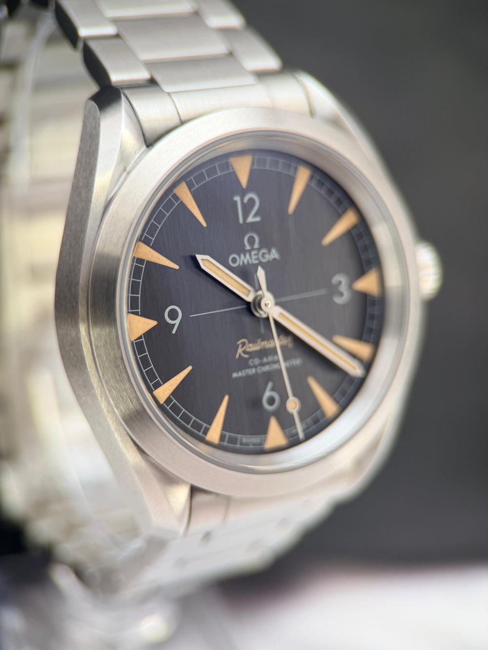 Railmaster Co-Axial Master Chronometer 40mm | Ref. 220.10.40.20.01.001 | Open-Dated Full Set