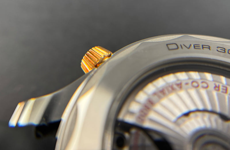 Omega Seamaster Diver 300M Two-Tone – 18k Yellow Gold & Steel - 210.22.42.20.01.001 - Full Set