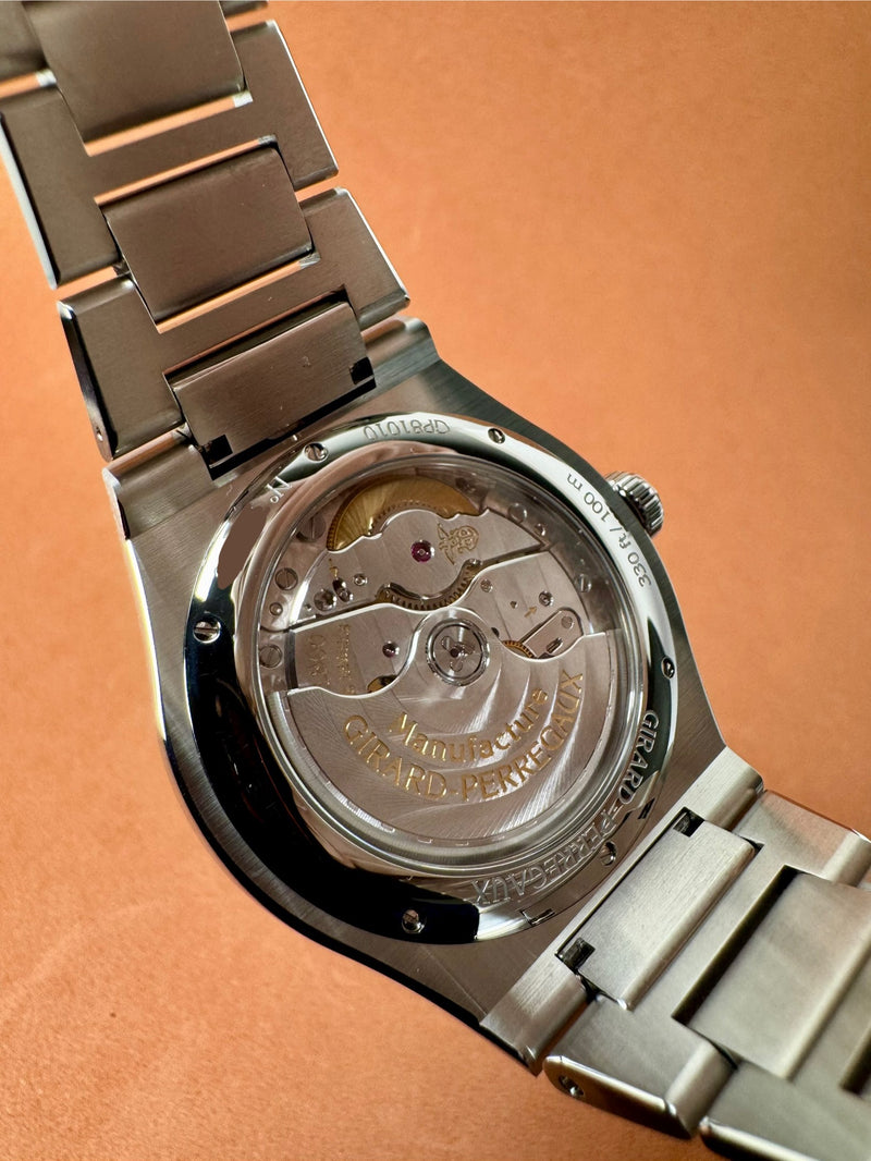Girard-Perregaux Laureato 42mm Green Dial – Ref.81010-11-3153-1CM