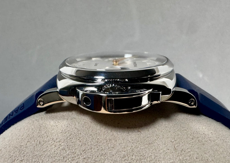 Panerai Luminor Due Luna
38mm Complete Set with Extra Brand New Strap