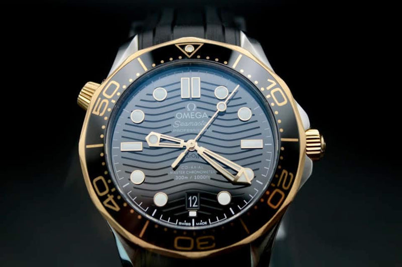 Omega Seamaster Diver 300M Two-Tone – 18k Yellow Gold & Steel - 210.22.42.20.01.001 - Full Set