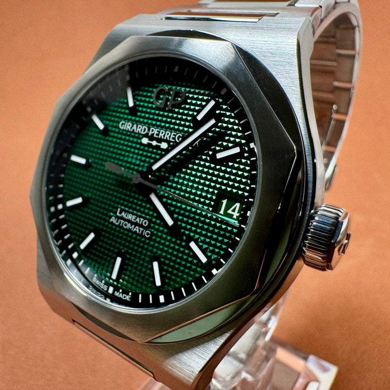 Girard-Perregaux Laureato 42mm Green Dial – Ref.81010-11-3153-1CM