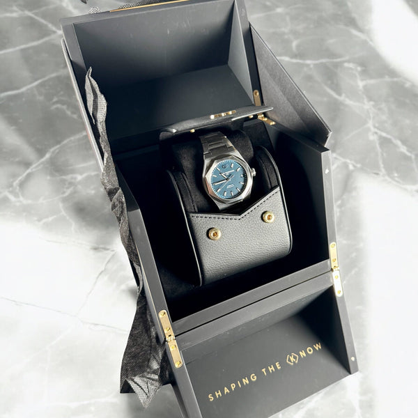 Girard Perregaux Laureato Blue Dial 81010-11-431-11A -