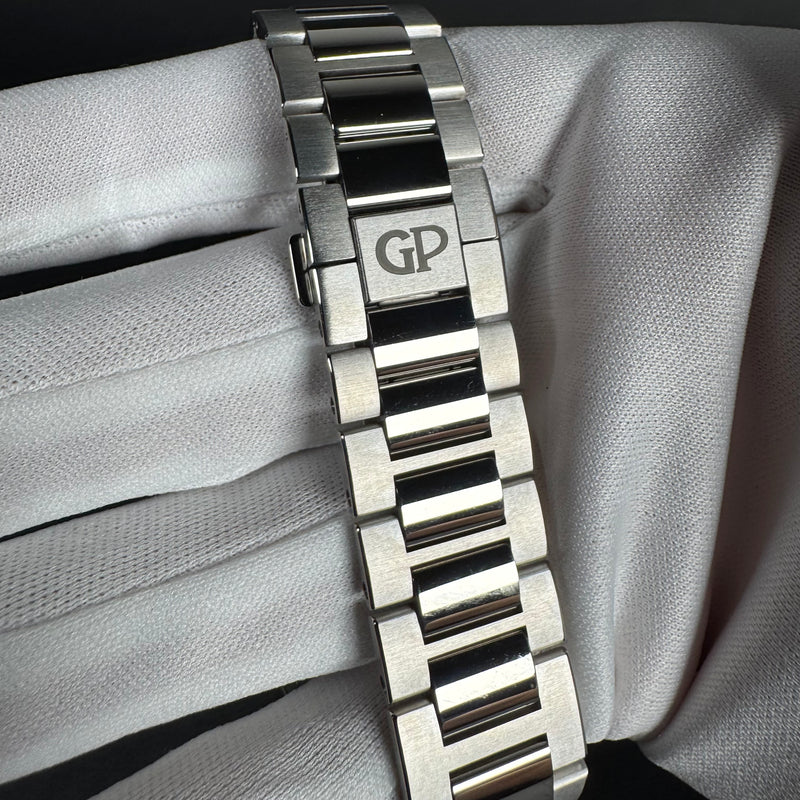 Girard Perregaux Laureato Blue Dial 81010-11-431-11A -
