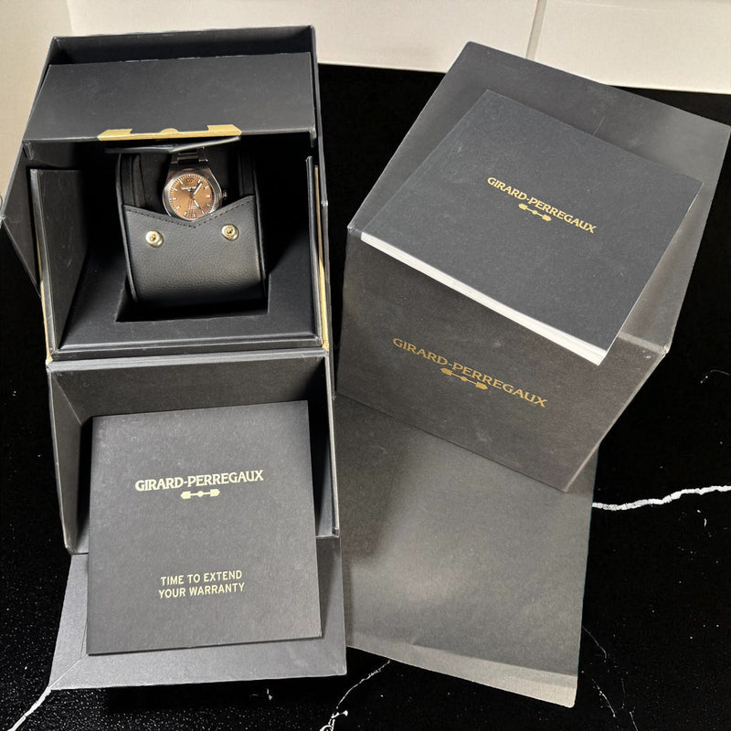 Girard Perregaux Laureato 38mm Copper Dial - 81005-11-3154-1CM - Full Set
