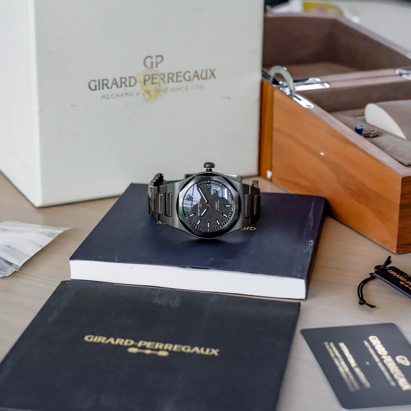 Girard-Perregaux Laureato 42 mm Black Ceramic – Ref. 81010-32-631-32A
