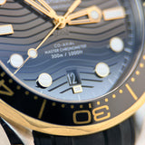 Seamaster Diver 300 M -  Gold Bezel | 2024 Full Set in Excellent Condition - 210.22.42.20.01.001