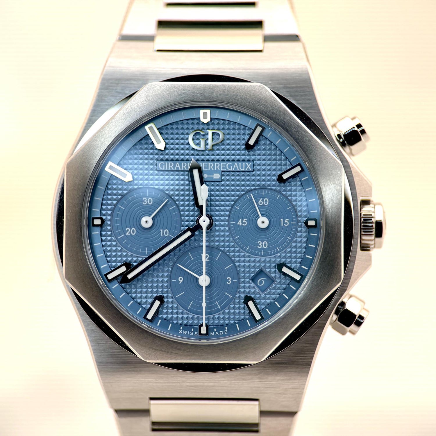 Girard-Perregaux Screw Down Octagon Chrono Pushers | Ref. 81020-11-3370-1GM