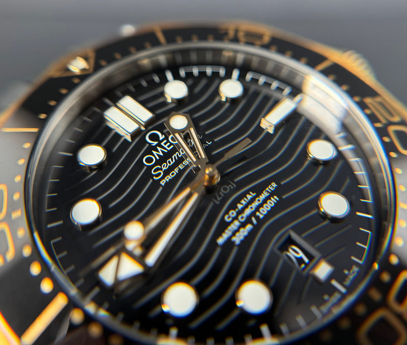 Omega Seamaster Diver 300M Two-Tone – 18k Yellow Gold & Steel - 210.22.42.20.01.001 - Full Set