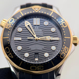 Seamaster Diver 300 M -  Gold Bezel | 2024 Full Set in Excellent Condition - 210.22.42.20.01.001