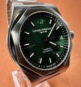 Girard-Perregaux Laureato 42mm Green Dial – Ref.81010-11-3153-1CM