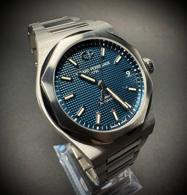 Girard Perregaux Laureato Blue Dial 81010-11-431-11A -