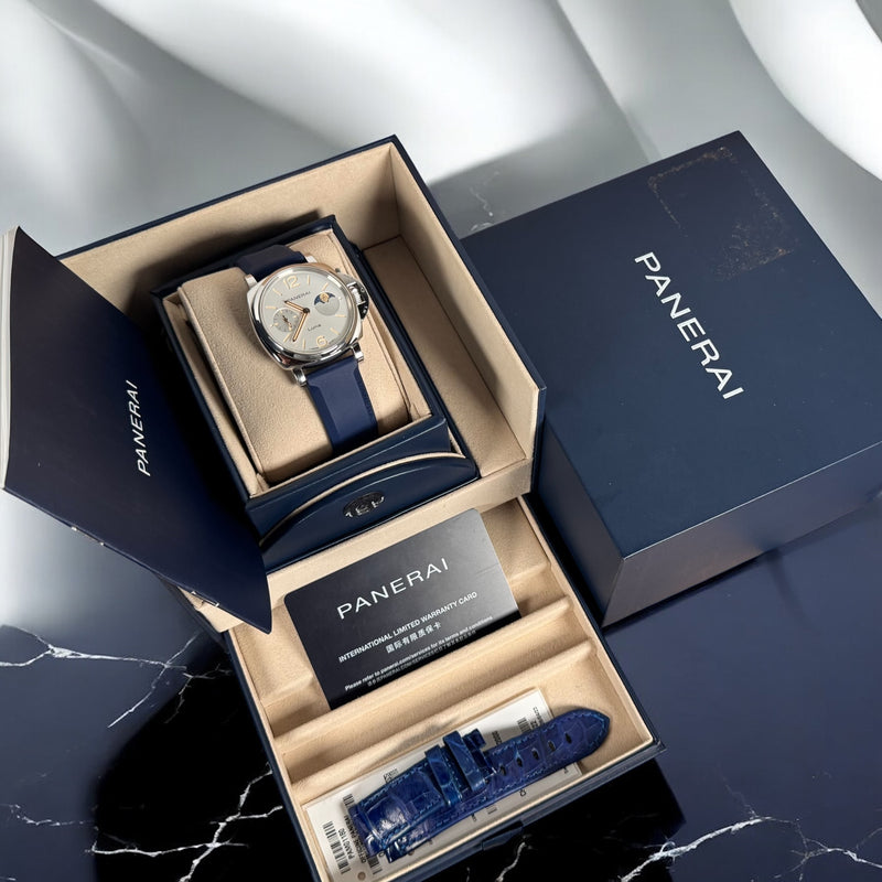 Panerai Luminor Due Luna
38mm Complete Set with Extra Brand New Strap
