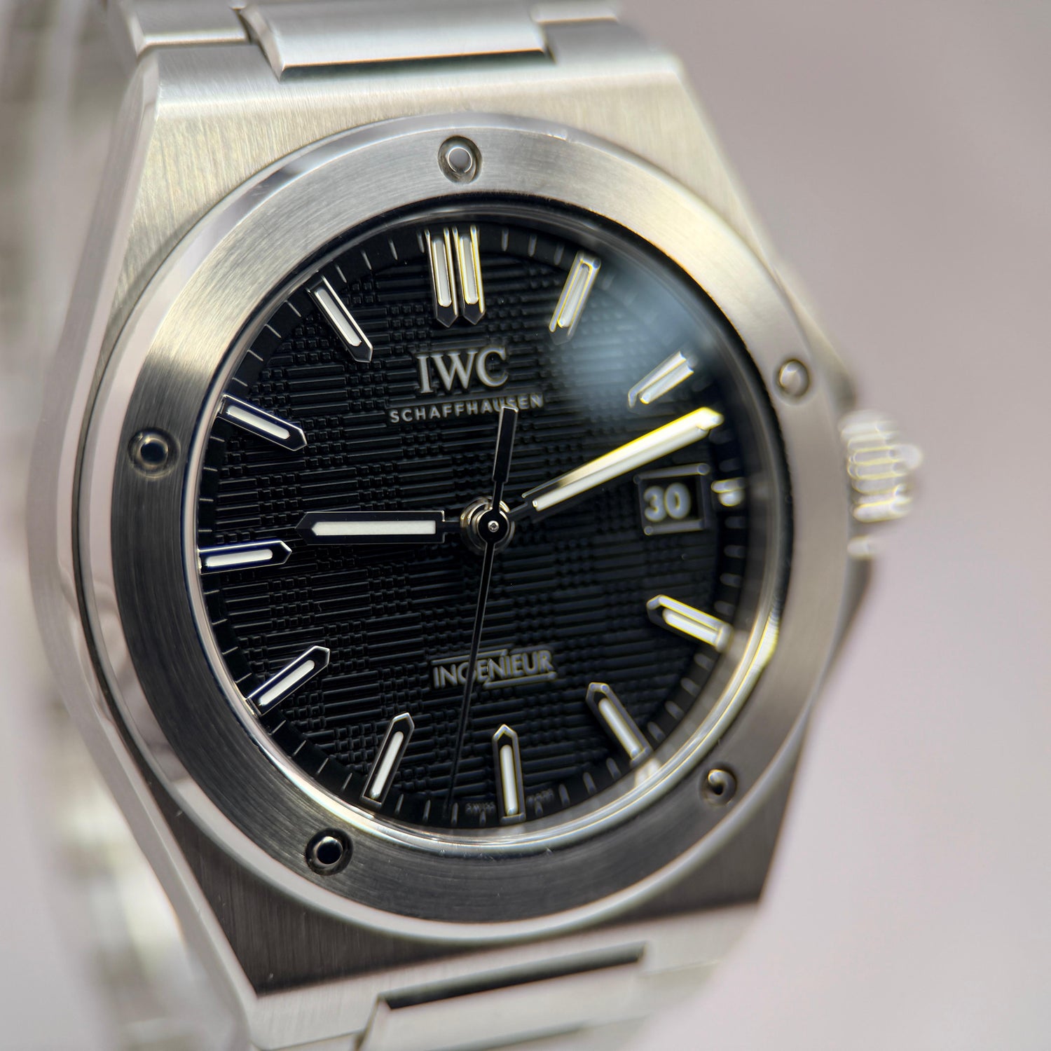 Ingenieur Automatic 40 Black Grid Dial Steel | Ref. IW328901 | 2024 Box & Papers Full Set