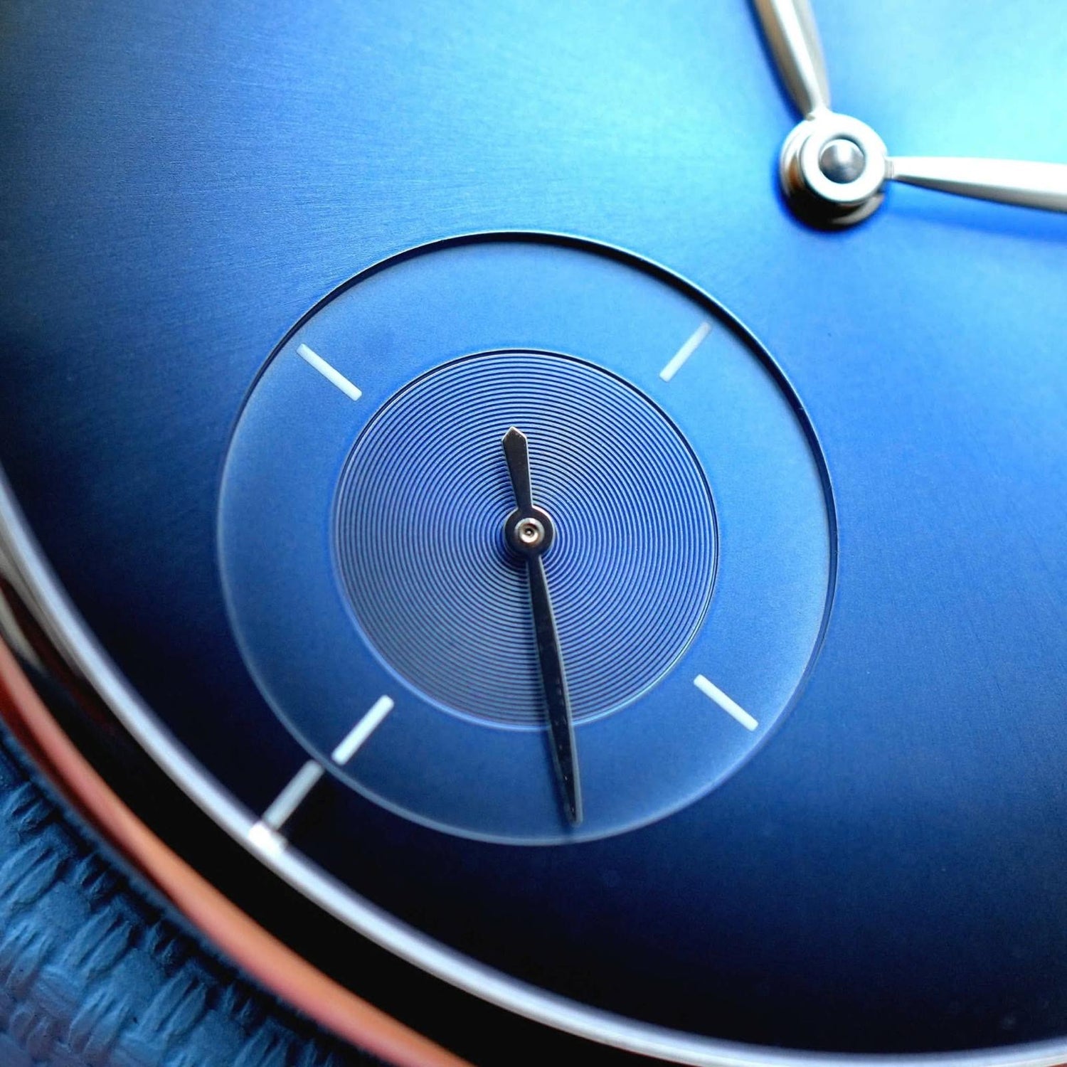 Venturer Small Seconds “Purity” 18k White Gold | Ref. 2327-0207