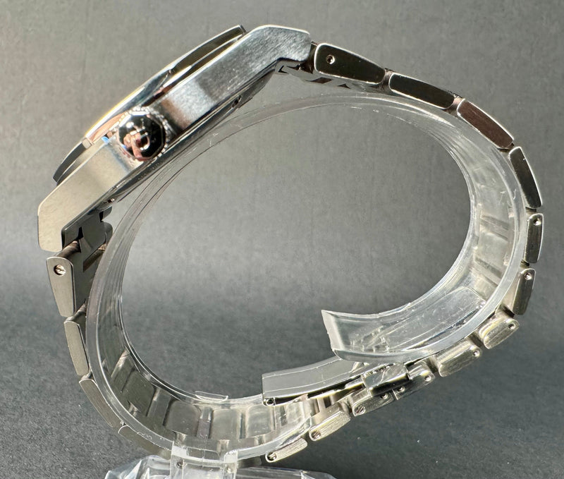 Girard Perregaux Laureato 38mm Copper Dial - 81005-11-3154-1CM - Full Set