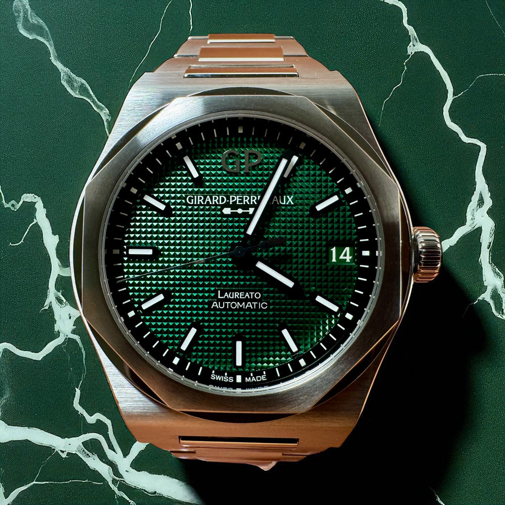 Girard-Perregaux Laureato 42mm Green Dial | Ref. 81010-11-3153-1CM