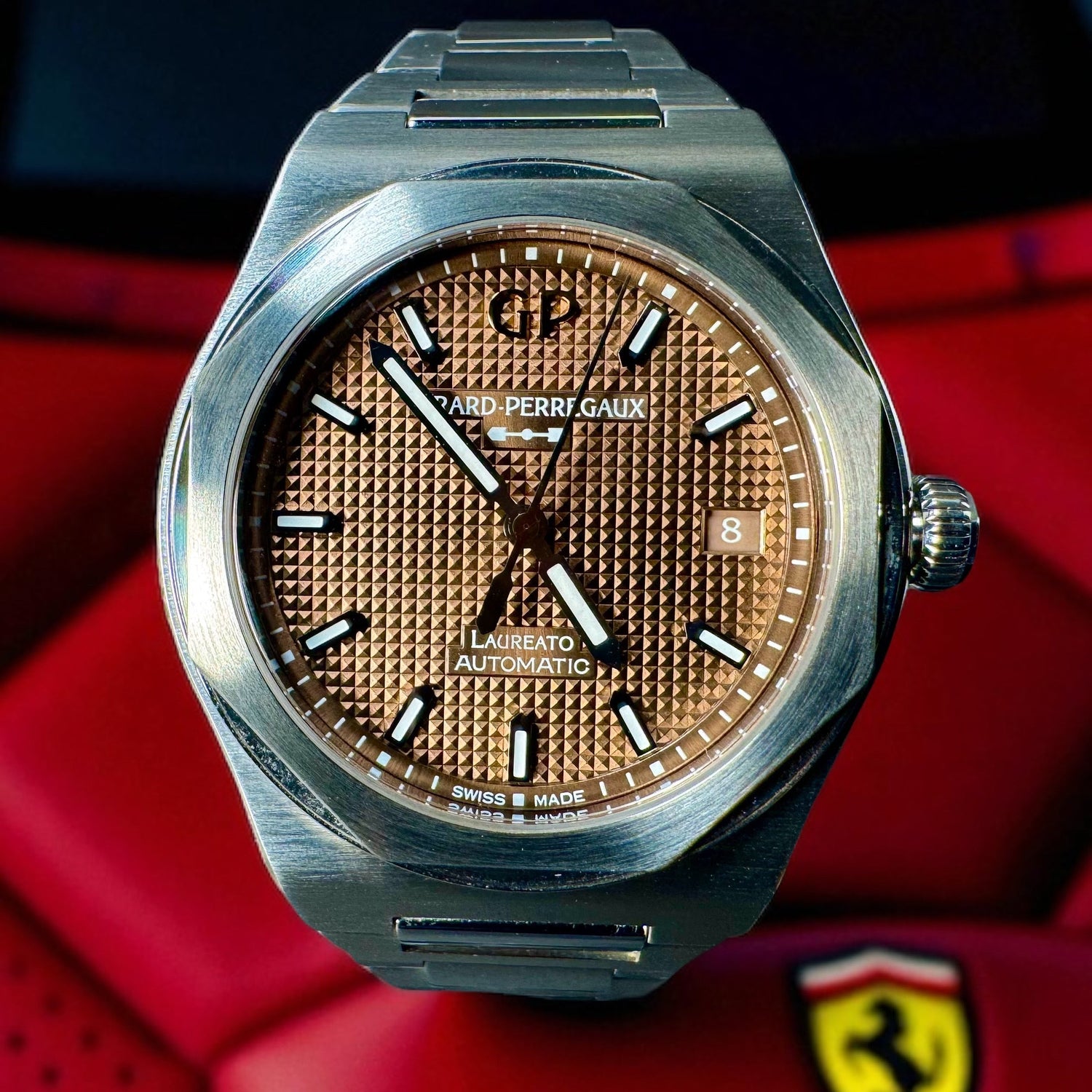 Girard-Perregaux Laureato 38mm | Copper Clous de Paris Dial | Ref. 81005-11-3154-1CM | Brand New