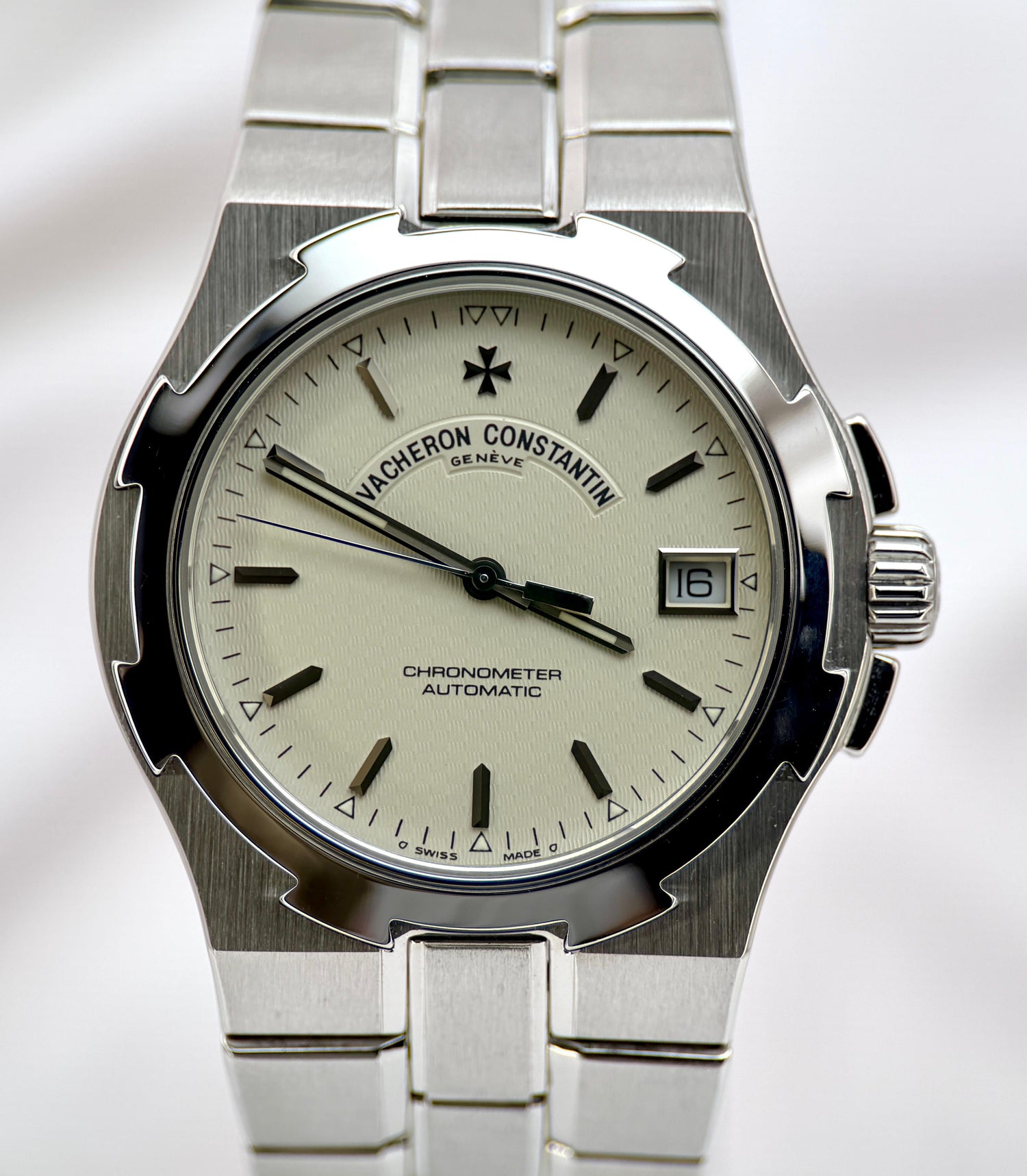 Overseas 1st Gen 37mm Silver Sigma Dial | Ref. 42042/423A-8872