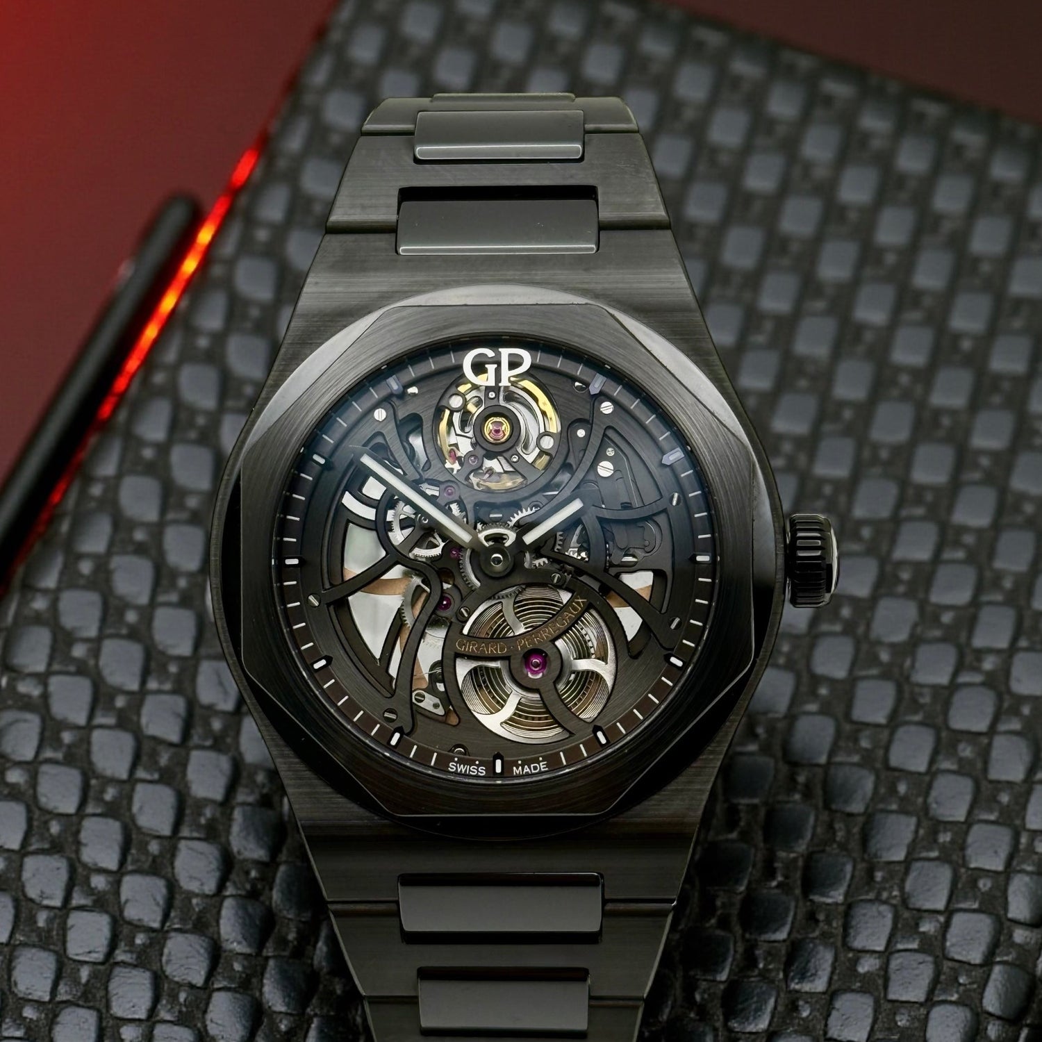 Girard-Perregaux Laureato Skeleton Ceramic 42mm | Openworked Dial | Ref. 81015-32-001-32A
