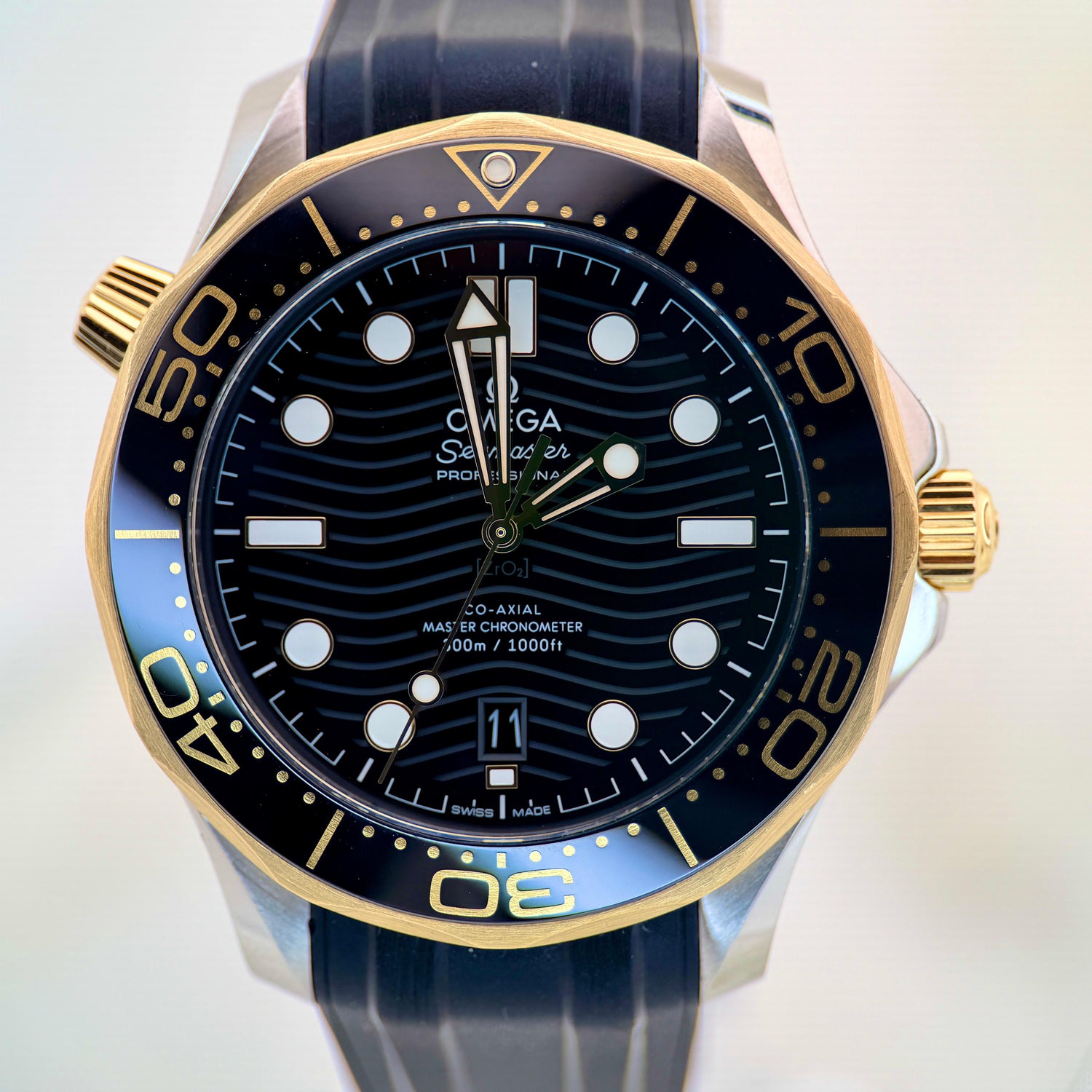 Omega Seamaster Diver 300 M | Gold Bezel | Ref. 210.22.42.20.01.001