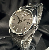 Omega Seamaster Aqua Terra 38.5mm – “Grey Skyfall Teak Dial”
Ref. 231.10.39.21.06.001 |Full Set