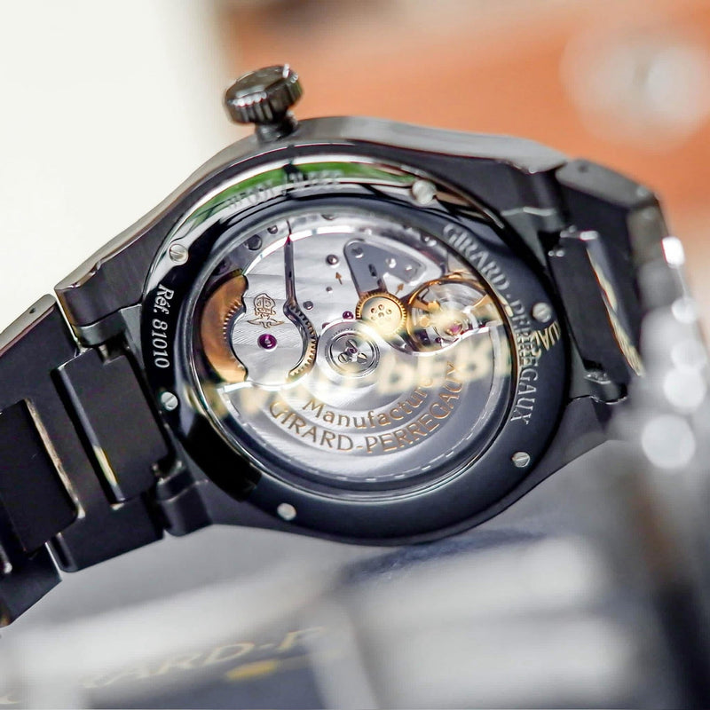 Girard-Perregaux Laureato 42 mm Black Ceramic – Ref. 81010-32-631-32A