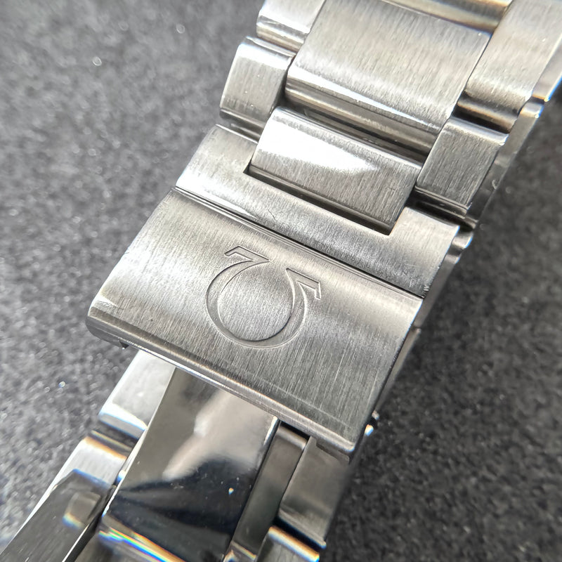 Omega Seamaster Aqua Terra Blue “Teak” Dial – Ref. 231.10.39.21.03.001
Full Set