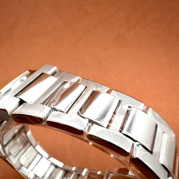 Girard-Perregaux Laureato Clous De Paris Green Dial- 81010-11-3153-1CM