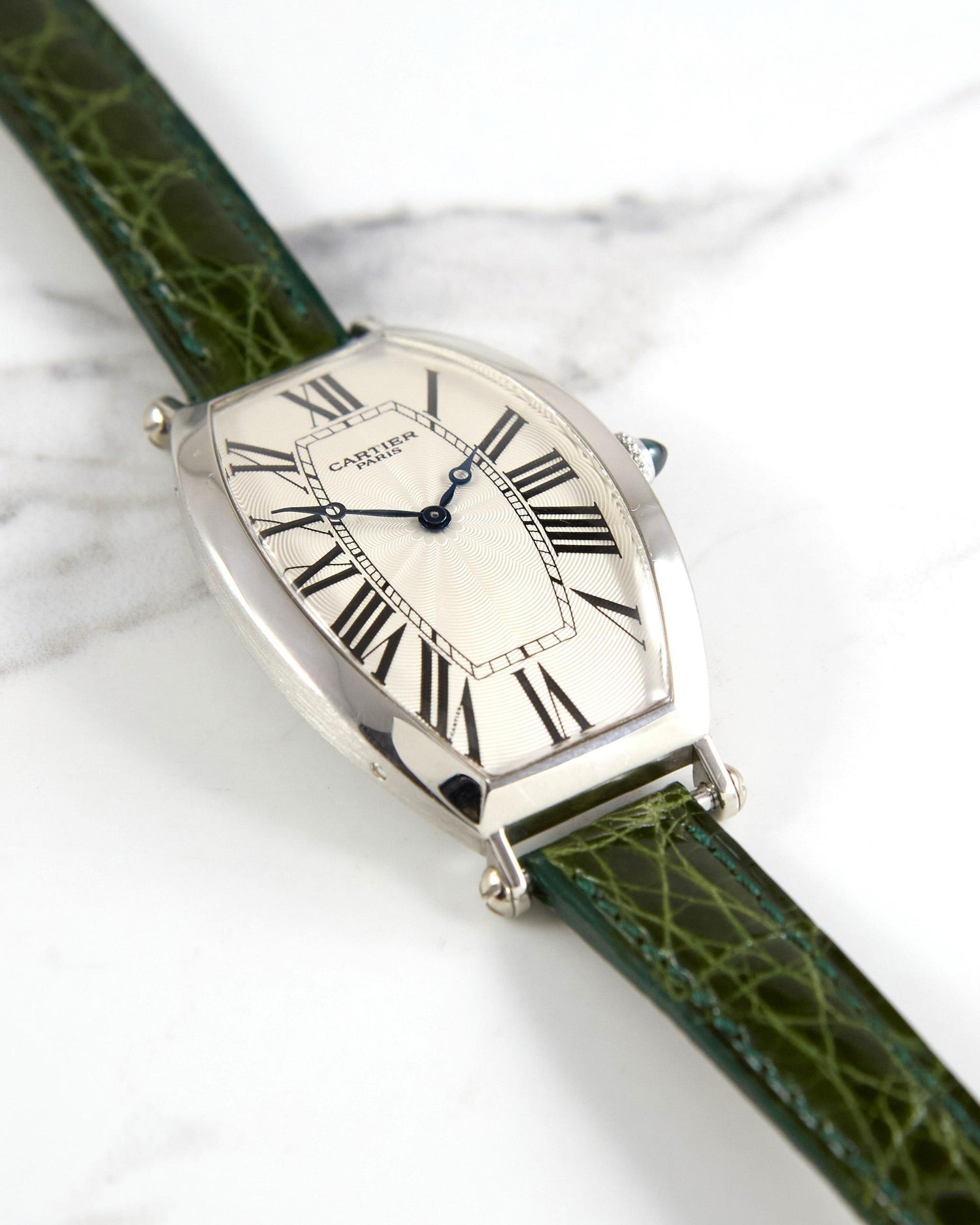 Tonneau XL CPCP Platinum Collection Privée Manual Wind 2026 Cartier Service | Ref. W1528152 / 2435E