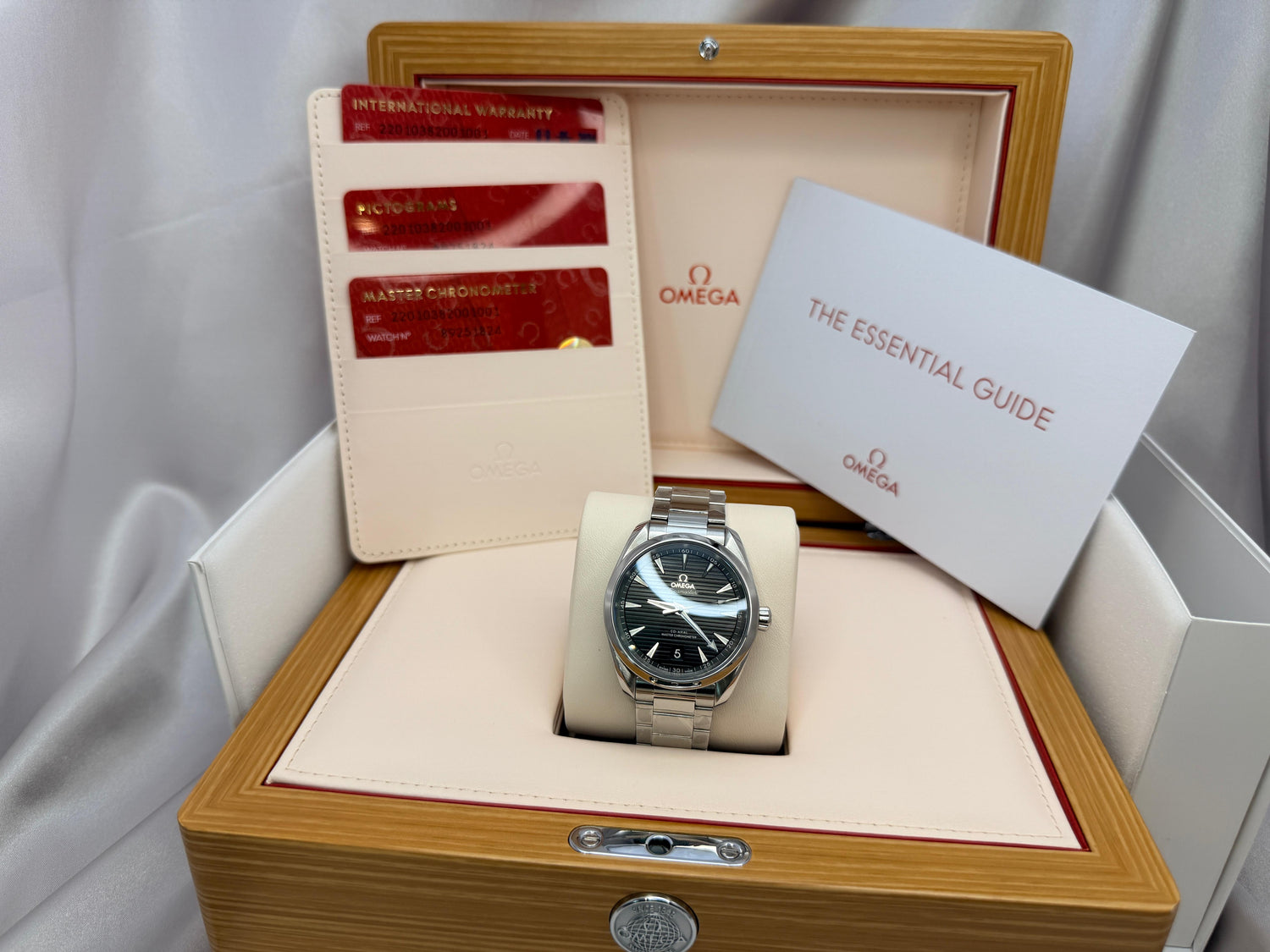 Seamaster Aqua Terra 150M 38mm Black Teak Dial | Ref. 220.10.38.20.01.001 | 2024 Full Set