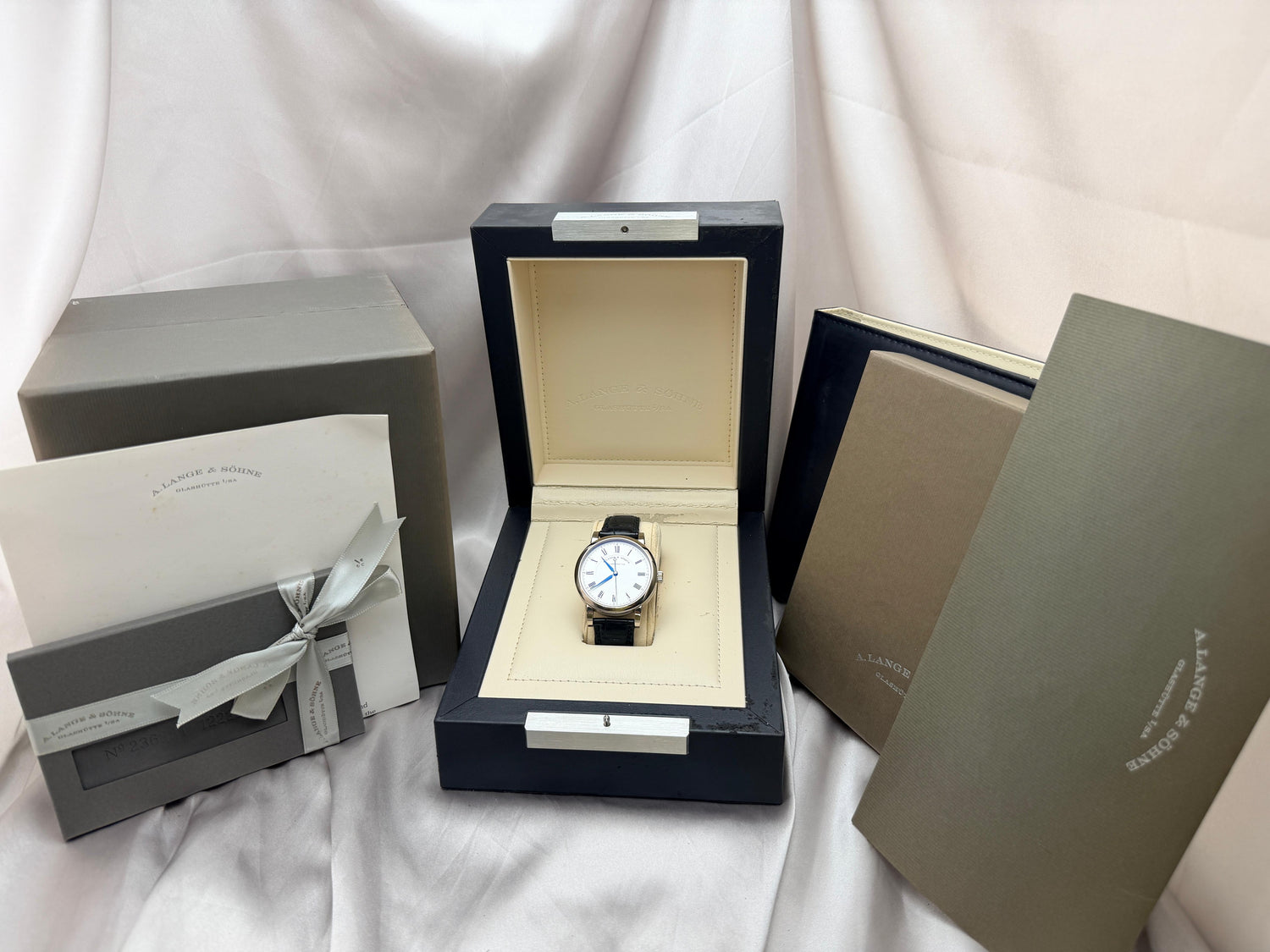 Richard Lange 18K White Gold Silver Dial | Ref. 232.026 | 2019 Full Set
