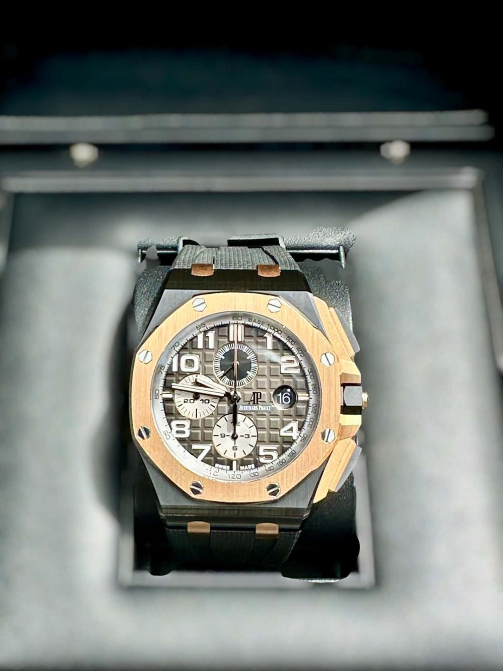 Royal Oak Offshore 44mm Titanium & Rose Gold | Ref. 26405NR | Full Set