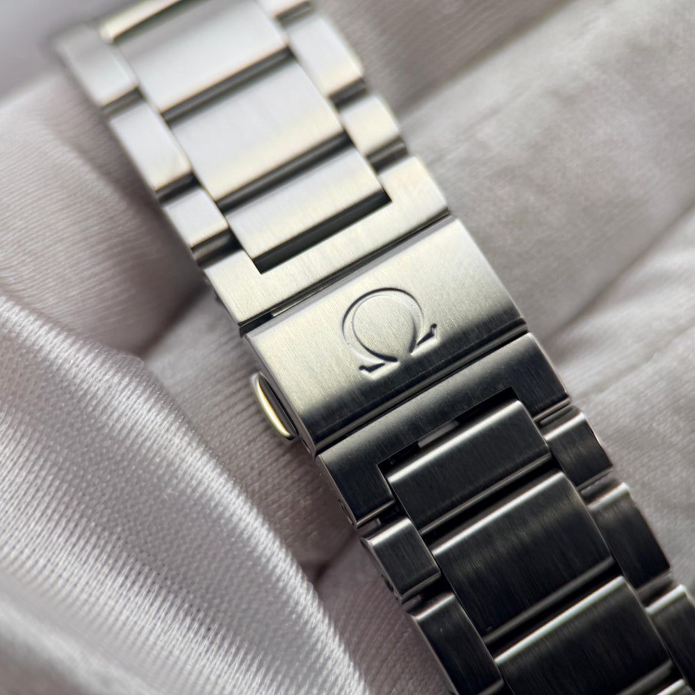 Omega Seamaster Aqua Terra 150M 41.5mm Grey "Skyfall" Dial | Ref. 231.10.42.21.06.001 | 2023 Mint Full Set