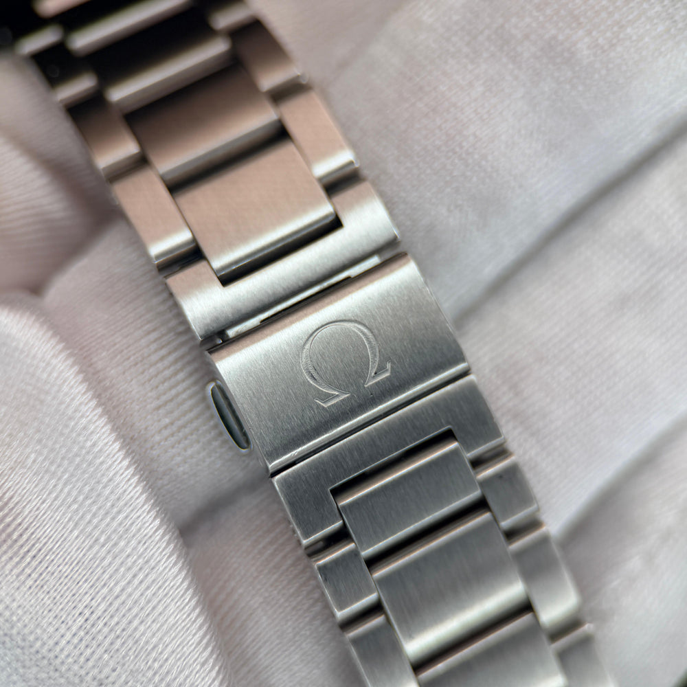 Seamaster Aqua Terra 38.5mm Grey "Skyfall" Dial | Ref. 231.10.39.21.06.001 | Mint Full Set