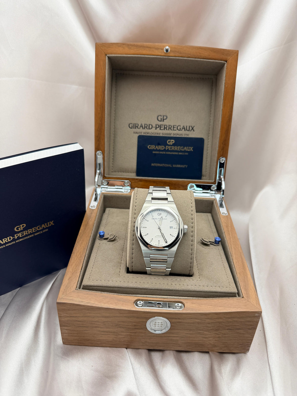 Laureato 225th Anniversary Limited 225 Pcs 41mm | Ref. 81000 | Full Set