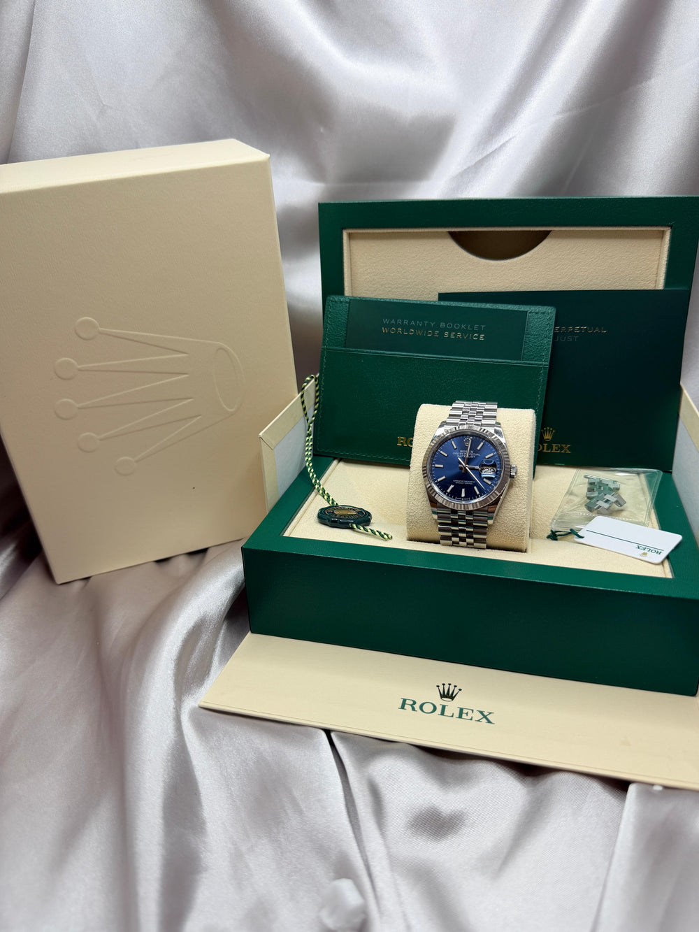 Datejust 36 Sunburst Blue Dial Fluted Bezel Jubilee 126234 | 2024 Full Set (Warranty to 2029)