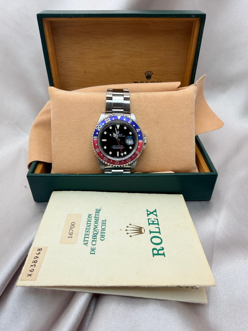 GMT-Master II "Pepsi" 40mm 16710 | 1993 Very Good Full Set (Tritium Dial / Drilled Lugs)