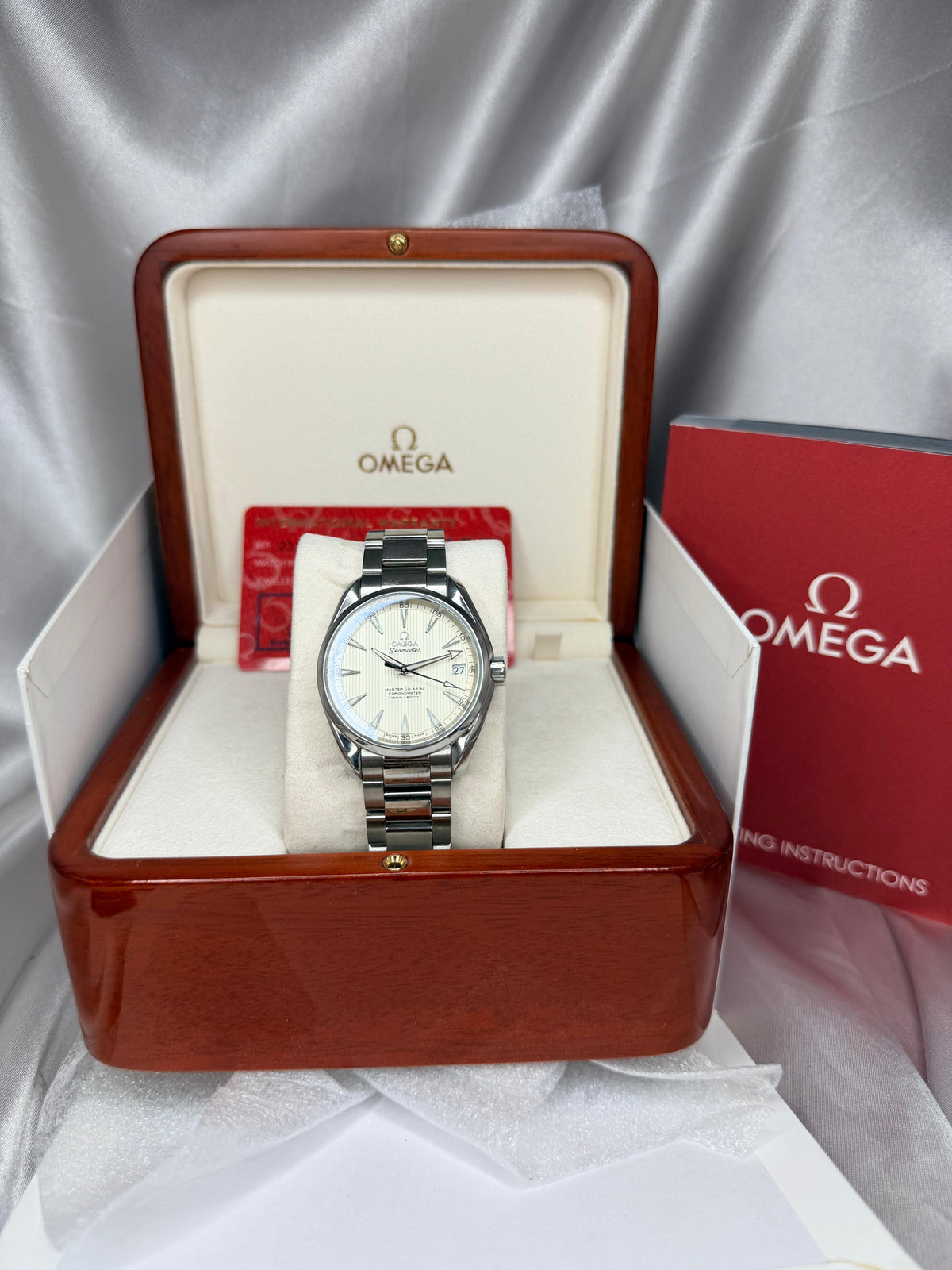 Seamaster Aqua Terra 150M بقطر 38.5 ملم بمينا فضي بنقش الساج 231.10.39.21.02.002 | 2018 بحالة ممتازة جداً، طقم كامل (متوقفة عن الإنتاج)