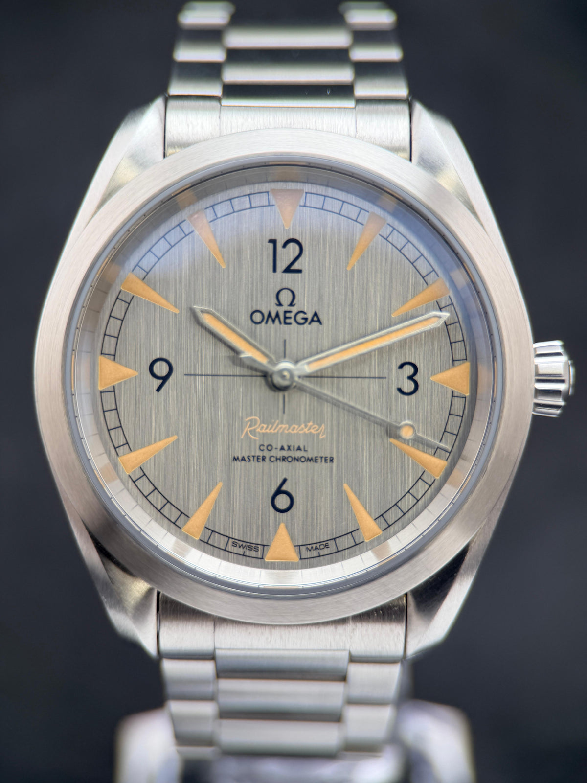 Seamaster Railmaster بقطر 40 ملم 220.10.40.20.06.001 | 2026 بحالة الجديدة، طقم كامل (متوقفة عن الإنتاج)