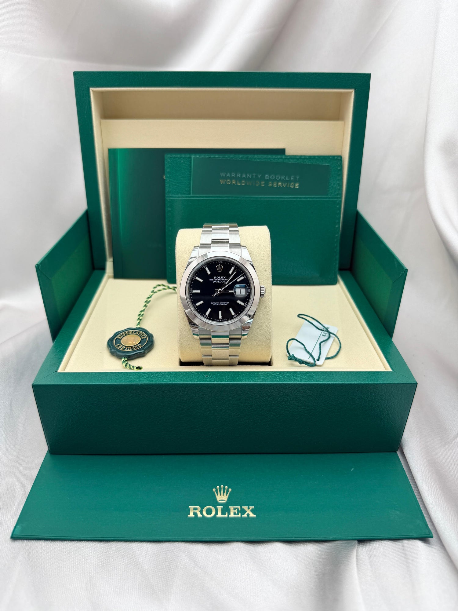 Datejust 41 Bright Black Dial Smooth Bezel 126300 | 2025 Unpolished Full Set (Warranty to 2030)